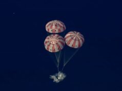 A tripulação da Artemis 2 faz uma aterrissagem triunfante no final da primeira viagem da humanidade ao redor da Lua desde 1972