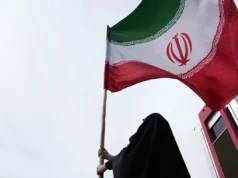 As negociações no Paquistão são suspensas enquanto o principal diplomata do Irã deixa Islamabad e os enviados de Trump não comparecem