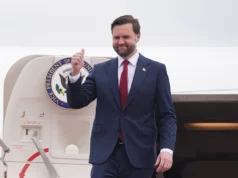 O mais recente: Vance chega ao Paquistão para conversações com autoridades iranianas para reforçar o instável cessar-fogo