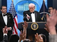 Resumo das notícias de Trump: jantar de imprensa na Casa Branca desorganizado pelo ataque