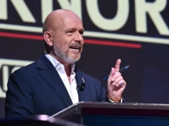 Trump endossa o republicano Steven Hilton para governador da Califórnia, reordenando a disputa aberta