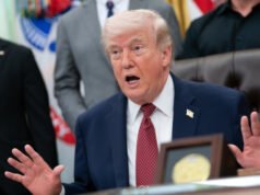 Trump avalia o escândalo de Mandelson enquanto aumenta a pressão sobre Starmer