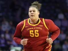 Ex-estrela do estado de Iowa, Audi Crooks, transferindo-se para o estado de Oklahoma para a temporada sênior