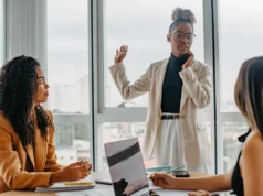 As mulheres estão a ficar “esgotadas em termos de promoção” – existe realmente uma lacuna de ambição?