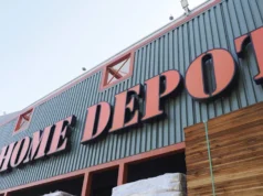 Insiders estão vendendo ações da Home Depot: isso é uma bandeira vermelha?