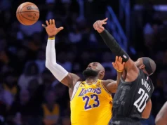 Kennard marca 27, LeBron leva o Lakers à surpreendente vitória por 107-98 sobre o Rockets na abertura dos playoffs