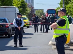 Dois homens judeus no hospital após serem esfaqueados em aparente ataque antissemita