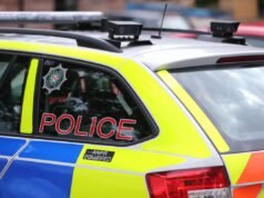 Casas evacuadas após ‘explosão’ de carro em frente à delegacia de polícia da Irlanda do Norte