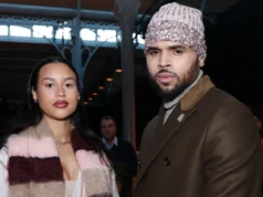 Chris Brown e Jada Wallace dão as boas-vindas ao menino