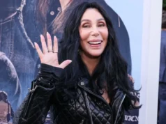 Prisão na escola preparatória do filho de Cher supostamente ligada a seu neto secreto