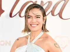 Karol G diz que foi avisada para não dizer ‘ICE out’ ou perderia o visto