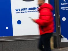 Empregos nos EUA aumentam inesperadamente em março, apesar da guerra no Irã