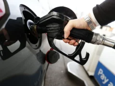 O diesel chega a 190 centavos por litro, mas as esperanças de que os preços atinjam o pico aumentam com o cessar-fogo EUA-Irã