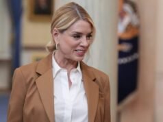 Atualizações ao vivo: Trump demite Pam Bondi, instala Todd Blanche no lugar do DOJ; Hegseth demite general do Exército