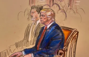 Trump fez a Suprema Corte mudar seu assento para bem na frente dos juízes durante a audiência de primogenitura, disse o chefe da ACLU