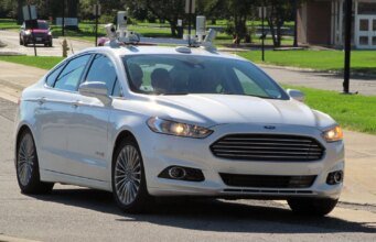 Esta IA permite que carros autônomos “lembrem” viagens anteriores para planejar rotas mais seguras