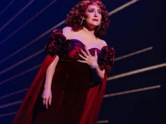 Crítica da Broadway de ‘Beaches’: remake musical sem alma e sem inspiração do filme amado chega à costa