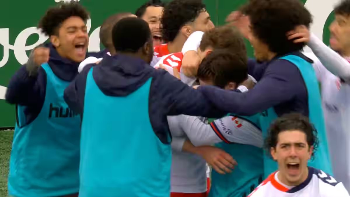 Le Supra arrache une victoire emotive pour son baptême du feu