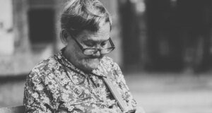 A mídia social está roubando seu tempo, mesmo na fase madura da aposentadoria