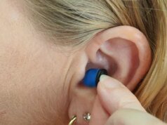 Seus próximos fones de ouvido poderão traduzir texto e identificar objetos para você