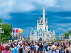 Magic Kingdom da Disney World: visita de 2027 para uma família de quatro pessoas por US $ 1.000 nos dias mais populares