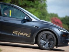 Tesla vai em frente e admite que seus robotáxis às vezes são totalmente controlados por humanos