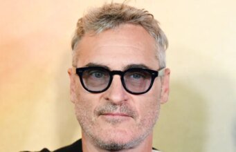 Joaquin Phoenix, Ben Stiller, Kristen Stewart e mais de 1.000 nomes de Hollywood se opõem ao acordo entre Paramount e Warner em carta aberta: ‘Bloqueie a fusão’