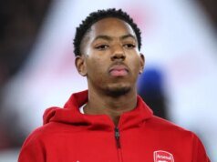 Arsenal envia mensagem ao Manchester United sobre transferência de Myles Lewis-Skelly