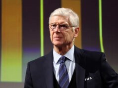 Arsenal Wenger faz previsão confiante do título da Premier League do Arsenal após derrota do Man City