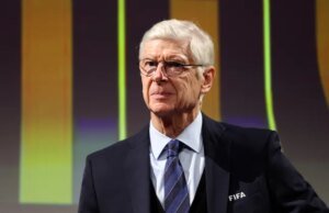 Arsenal Wenger faz previsão confiante do título da Premier League do Arsenal após derrota do Man City