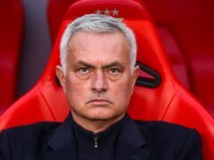 O ex-técnico do Chelsea e do Man Utd, José Mourinho, alinhou-se para um cargo na Premier League