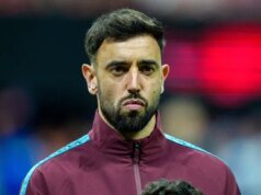 O capitão do Manchester United, Bruno Fernandes, surpreende Ruben Amorim