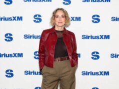 Sharon Stone diz que frequentemente avança rapidamente durante cenas de sexo “flagrantes e duras” na TV, à medida que elas tiram sua “imaginação”