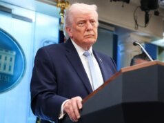 Trump entra em guerra contra a mídia no Irã Rescue Presser