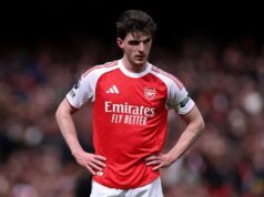 Roy Keane aponta o dedo para Declan Rice enquanto o Arsenal oscila na corrida pelo título