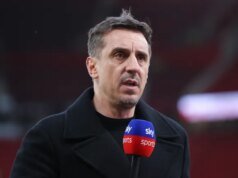 Gary Neville critica estrela do Arsenal após gol de Rayan Cherki pelo Man City