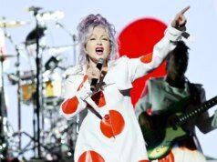 Cyndi Lauper ataca Heckler durante a noite de abertura da residência em Las Vegas: “I’m From Brooklyn”