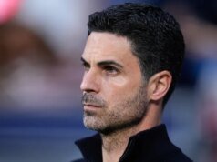 ‘Algo não está certo’ – temores de lesão para a estrela do Arsenal após mudança precoce contra o Atlético