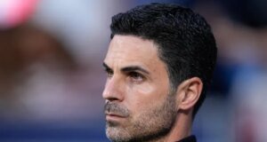 ‘Algo não está certo’ – temores de lesão para a estrela do Arsenal após mudança precoce contra o Atlético
