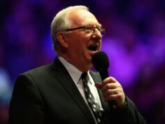 Dennis Taylor nomeia seus dois favoritos para vencer o Campeonato Mundial de Snooker