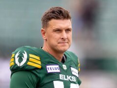 O outrora viral kicker do CFL, Dean Faithfull, assina com os Mosqueteiros de Paris