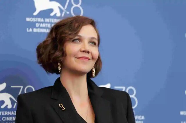 Maggie-Gyllenhaal_Photocall-THE-LOST-DAUGHTER-2021_courtesy-of-La-Biennale-di-Venezia.jpg