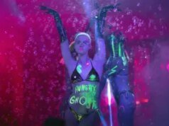 Elle Fanning está “muito orgulhosa” de como a nudez é usada em ‘Margo’s Got Money Troubles’: “Never The Focal Point”