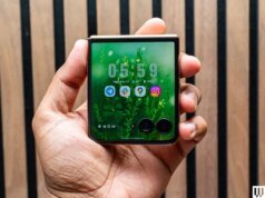 O telefone dobrável aprimorado da Motorola está quase pela metade