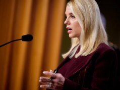 Donald Trump despede Pam Bondi do cargo de procuradora-geral