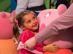 Experiência imersiva ‘Peppa Pig: Surprise Party’ é inaugurada no Reino Unido