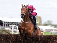 O jóquei do Grand National explica por que Gold Dancer não foi parado após uma fratura