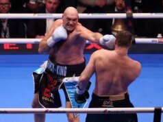 Tyson Fury prepara luta de Anthony Joshua com vitória contra Arslanbek Makhmudov