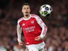 Paris Saint-Germain mantém negociações para contratar estrela do Arsenal por £ 50 milhões neste verão