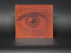 Os dias dos feios painéis solares podem finalmente acabar. Diga olá aos azulejos coloridos e artísticos!